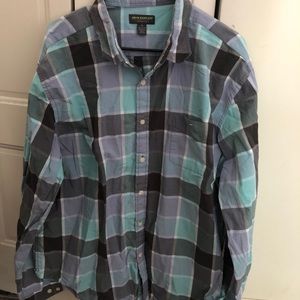Men’s button down plaid shirt